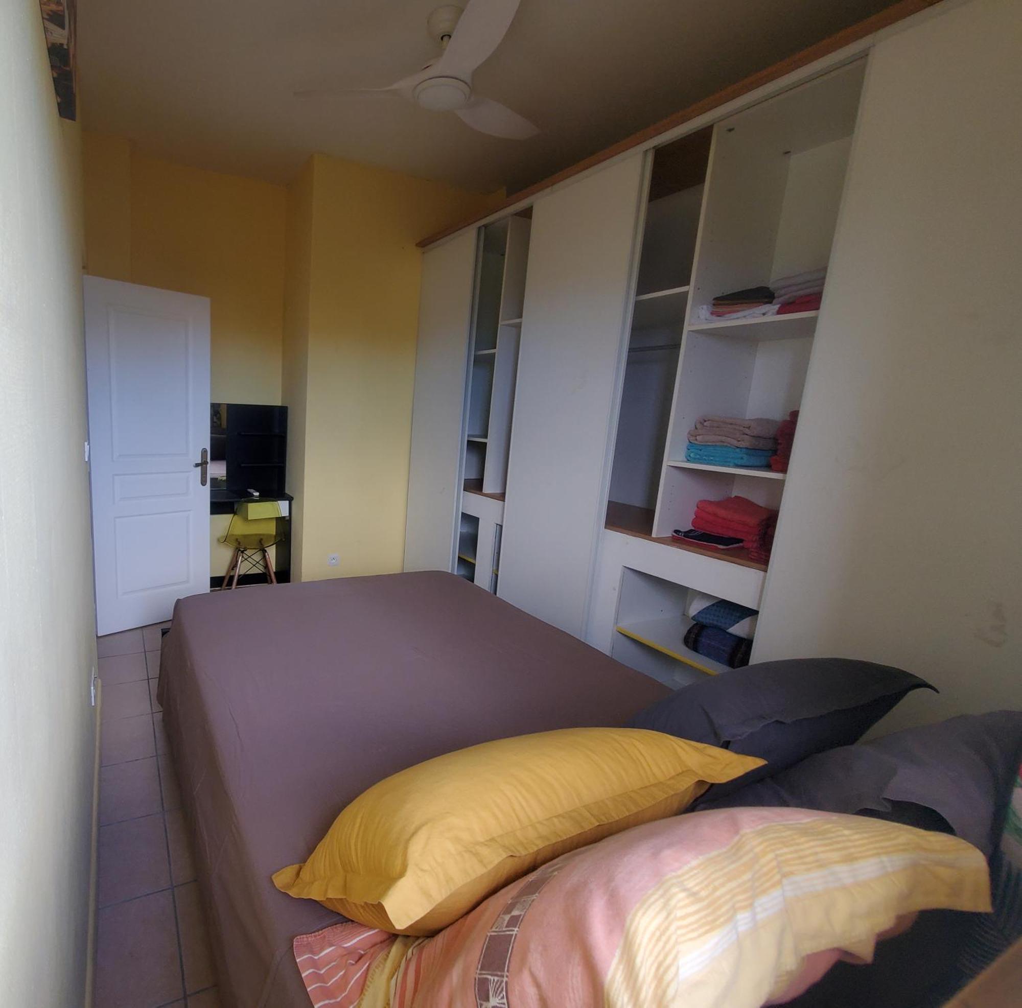 T2 Au Rez De Chaussee, Parking Prive Et Wifi Haut Debit Le Tampon Bagian luar foto